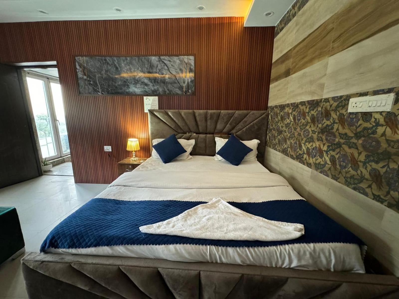 Hotel Dev Ganga Rishikesh Ngoại thất bức ảnh
