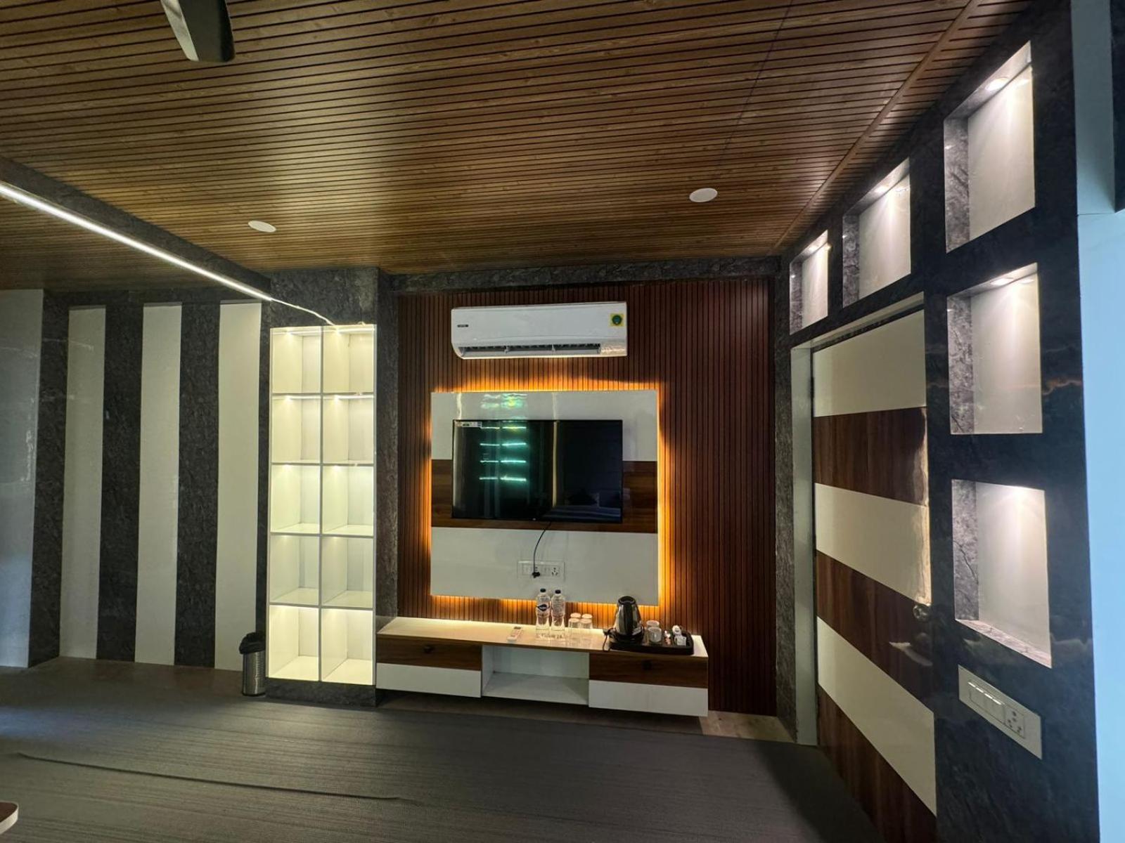 Hotel Dev Ganga Rishikesh Ngoại thất bức ảnh