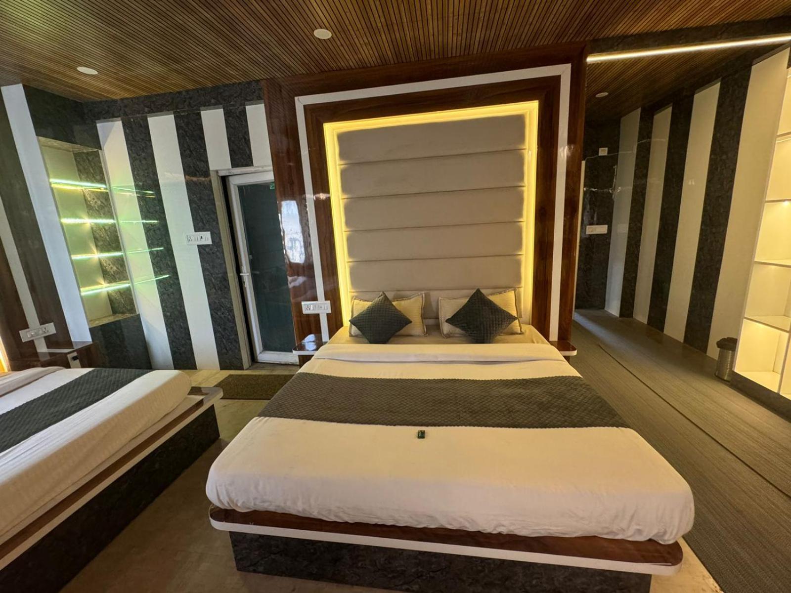 Hotel Dev Ganga Rishikesh Ngoại thất bức ảnh
