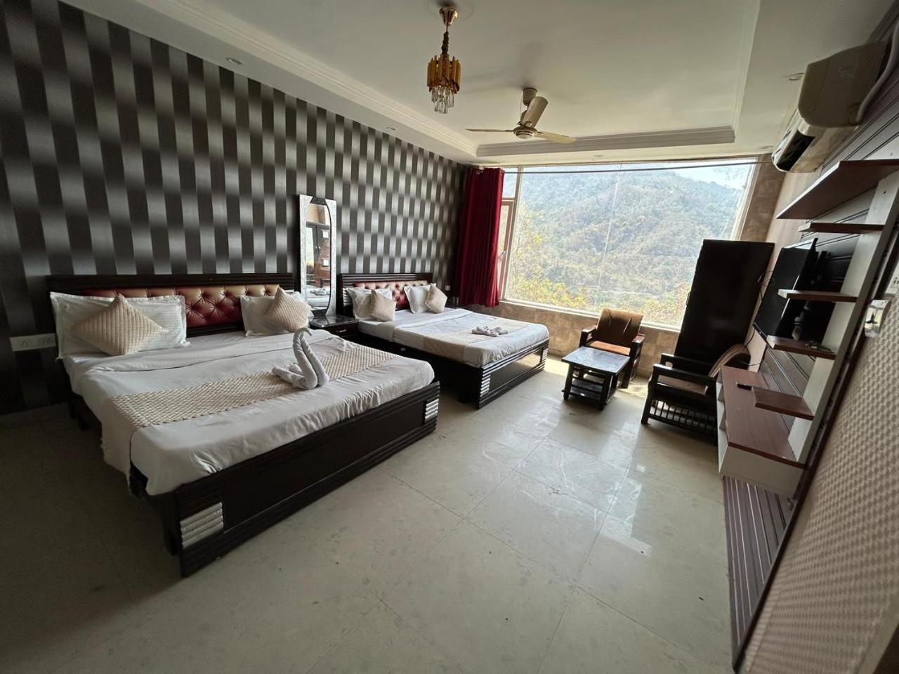 Hotel Dev Ganga Rishikesh Ngoại thất bức ảnh
