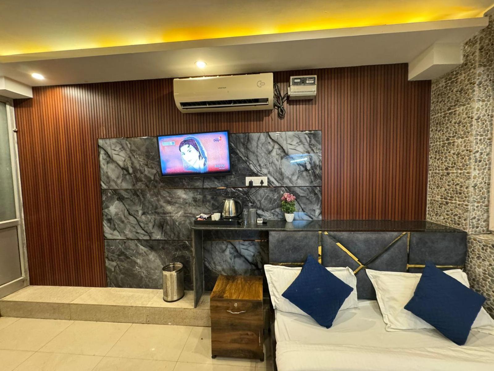 Hotel Dev Ganga Rishikesh Ngoại thất bức ảnh