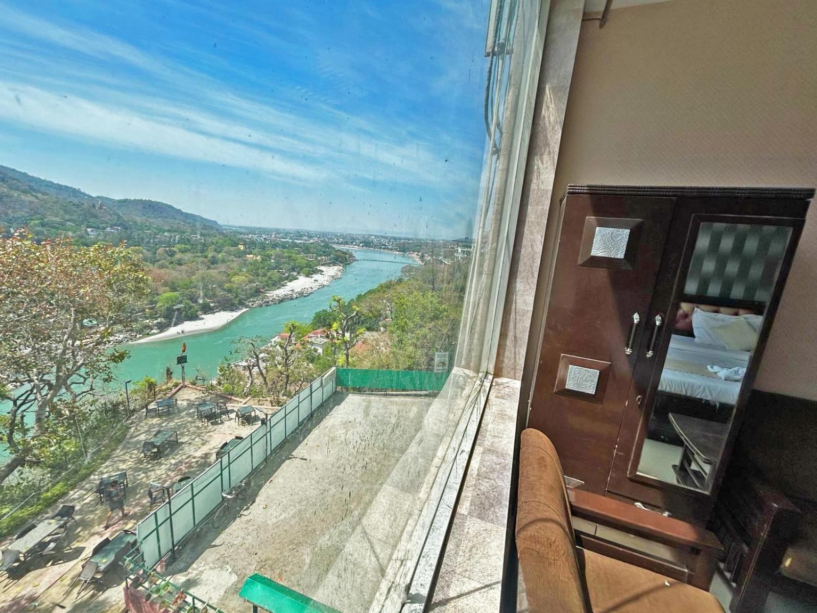 Hotel Dev Ganga Rishikesh Ngoại thất bức ảnh