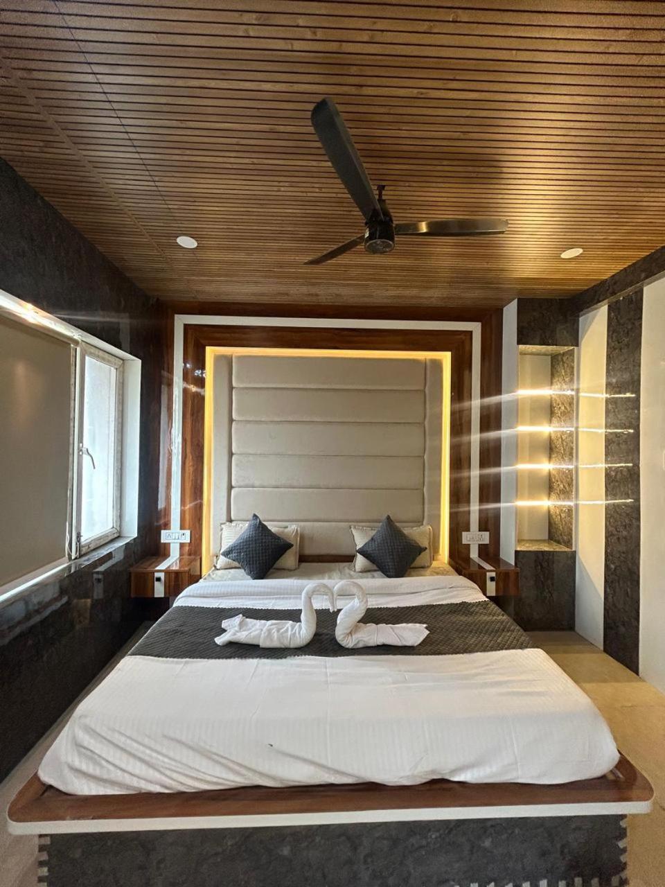 Hotel Dev Ganga Rishikesh Ngoại thất bức ảnh