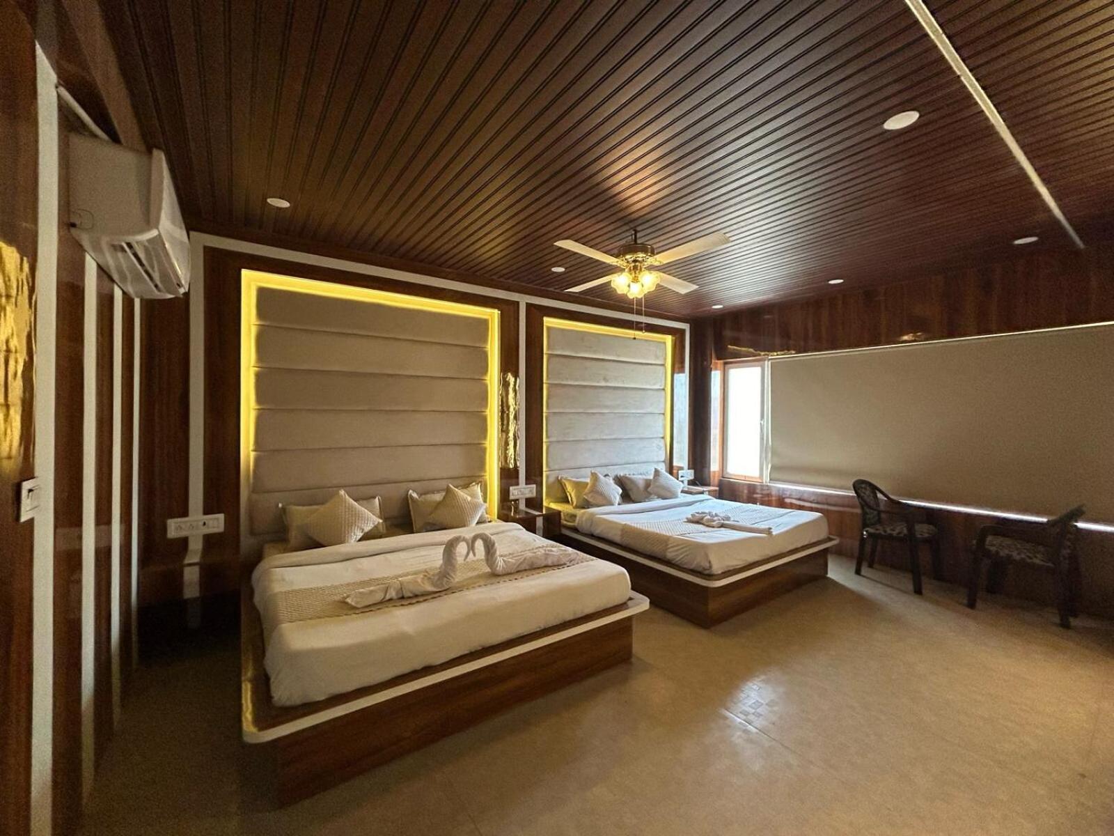Hotel Dev Ganga Rishikesh Ngoại thất bức ảnh